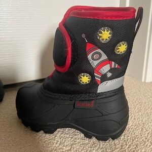 New light up baby/ toddler snow boots/ snowboots